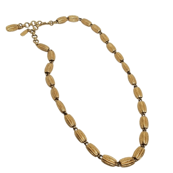 MONET 1960S GOLDTONE FANCY TEXTURED LINK CHOKER NECKLACE - Picture 3 of 6